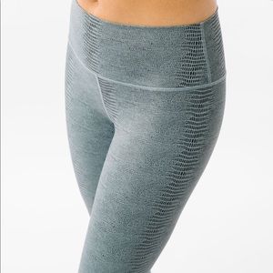 Zyia Light Teal Everglades Supreme Hi-Rise 7/8 24" size 4